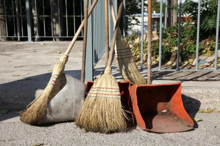 Δεν ζημίωσε το Δημόσιο η καθαρίστρια από το Βόλο λέει ο ΔΣΑ – Όλοι στο πλευρό της γυναίκας που συγκλονίζει την Ελλάδα
